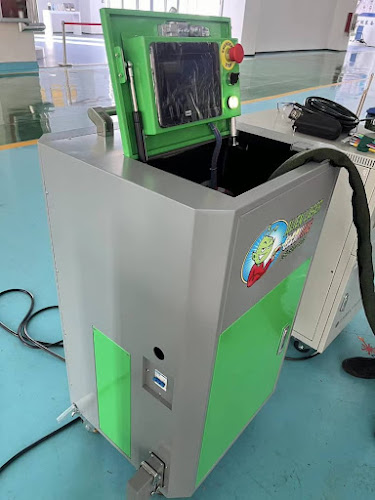 Alien Laser Cleaning