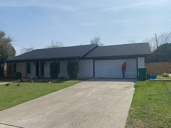 Mr. Roofing & Gutters Austin