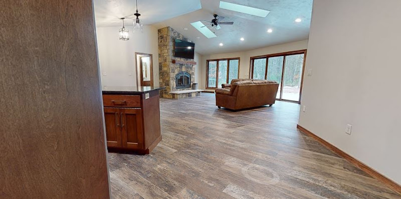 R Van Rite Construction & Restoration